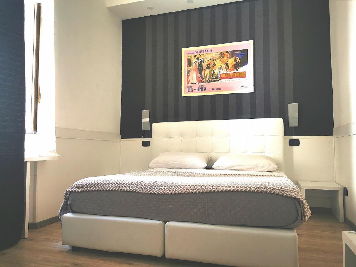 Cinema House 2 Bed & Breakfast Rome Bagian luar foto