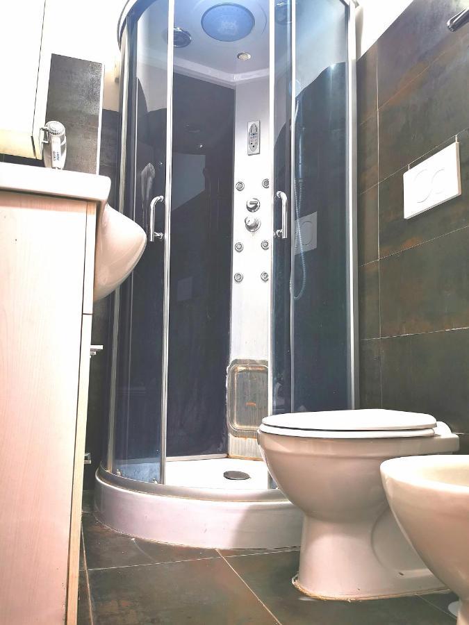 Cinema House 2 Bed & Breakfast Rome Bagian luar foto