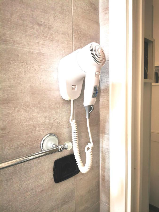 Cinema House 2 Bed & Breakfast Rome Bagian luar foto