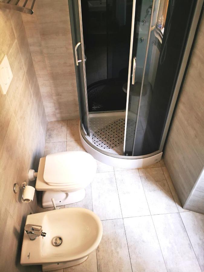 Cinema House 2 Bed & Breakfast Rome Bagian luar foto